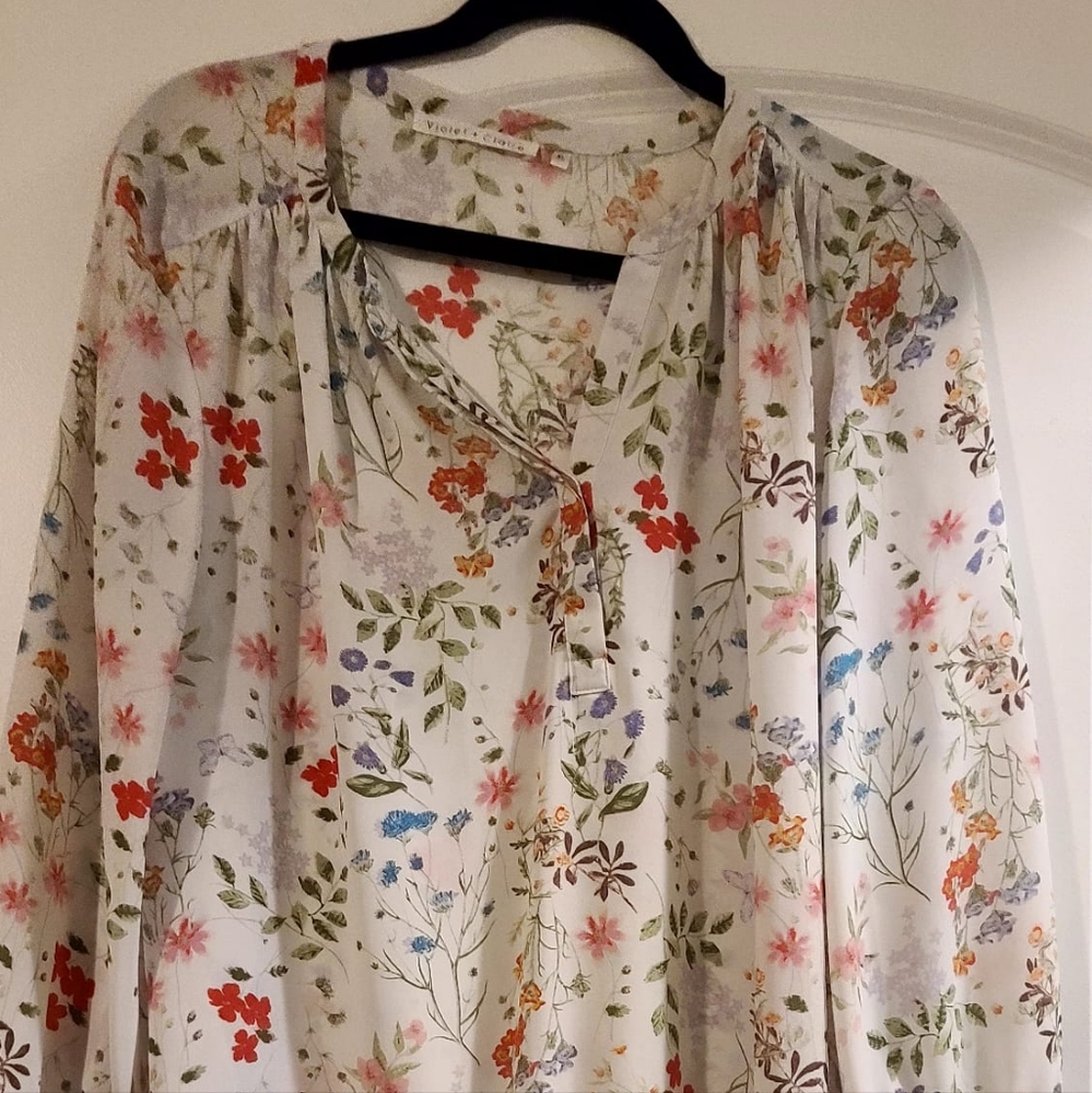 Beautiful womens floral print long sleeve blouse size 18